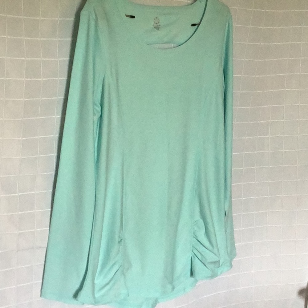 GAIAM Size L Top